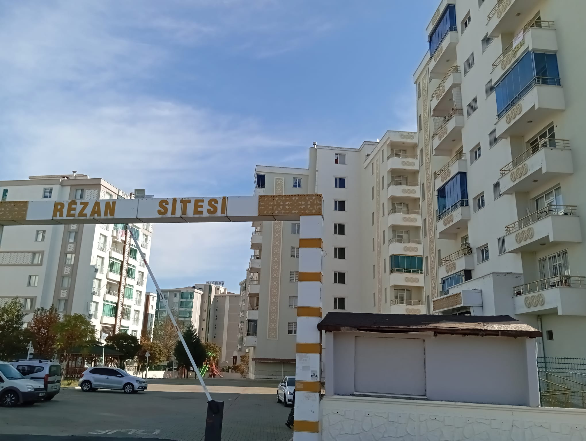 KAYA EMLAKTAN BAĞCILAR SİVEREK YOLUNDA 3+1 KİRALIK DAİRE